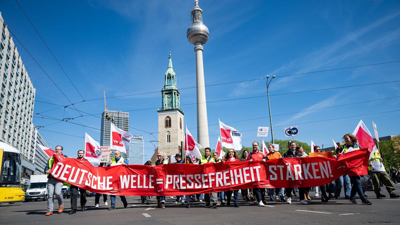 Rundfunk: Demonstration gegen Sparkurs bei Deutscher Welle