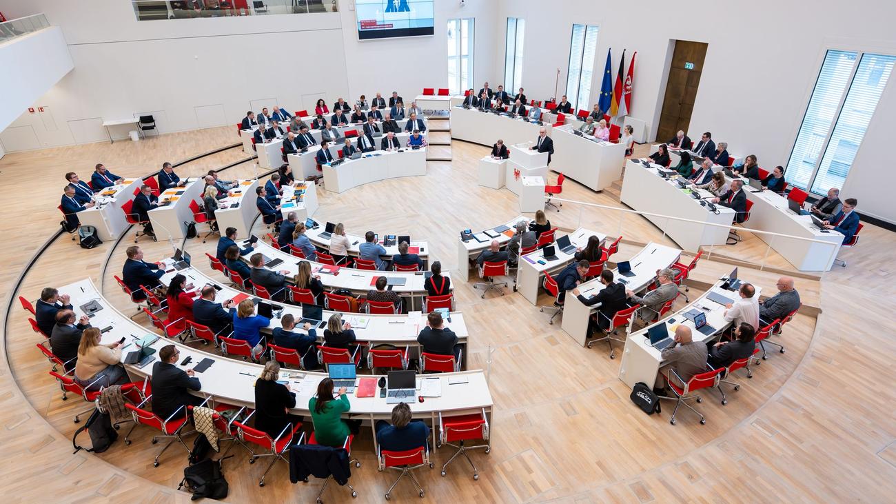 Vom Landtag verabschiedet: Drohnen, Bürokratie, Medien: Brandenburgs neue Gesetze