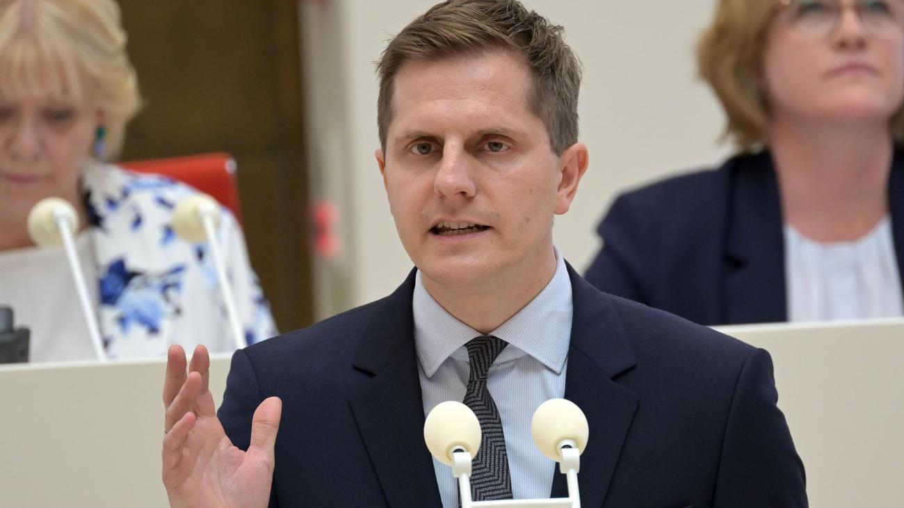 Übergriffe im Netz: Minister zu digitaler Gewalt: »Männer können lauter werden«