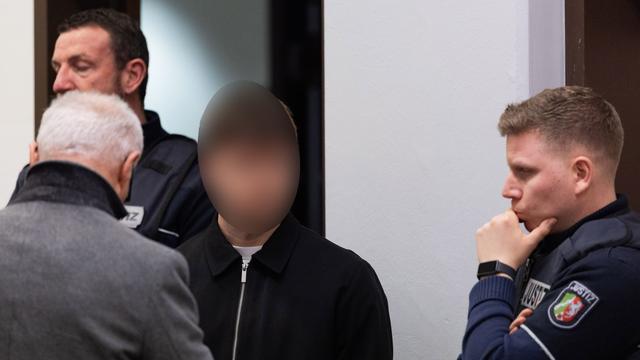 Bild: Raser-Prozess: Tödliches Autorennen: Junge Männer zu Haftstrafen verurteilt