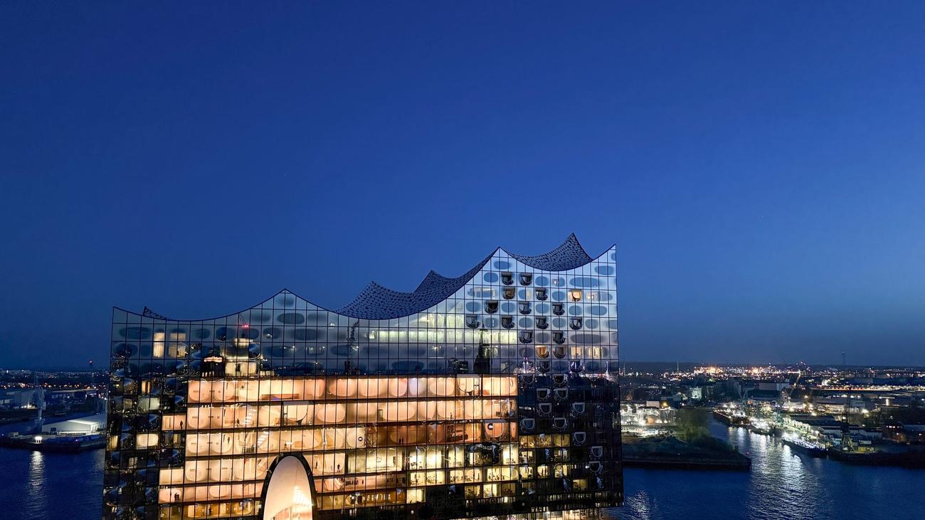 Konzerthaus an der Elbe: Elbphilharmonie feiert im Jubiläumsjahr sich und die USA