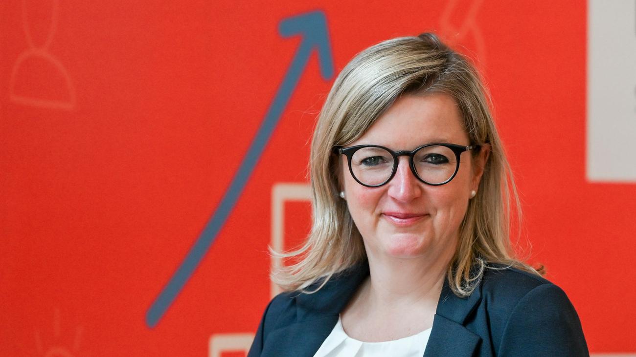 Energie: Ministerin für weitere Maßnahmen gegen hohe Spritpreise