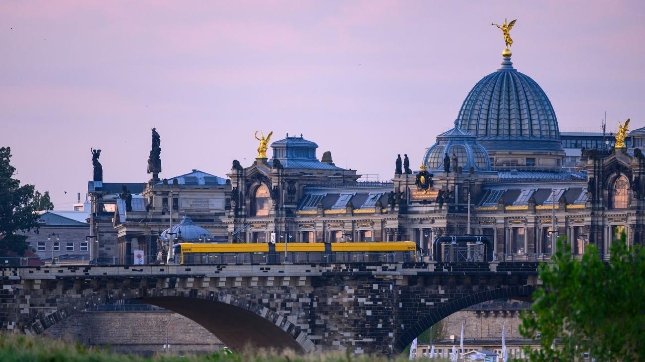 Kriminalität: Prozess nach Messerangriff in Dresdner Straßenbahn beginnt