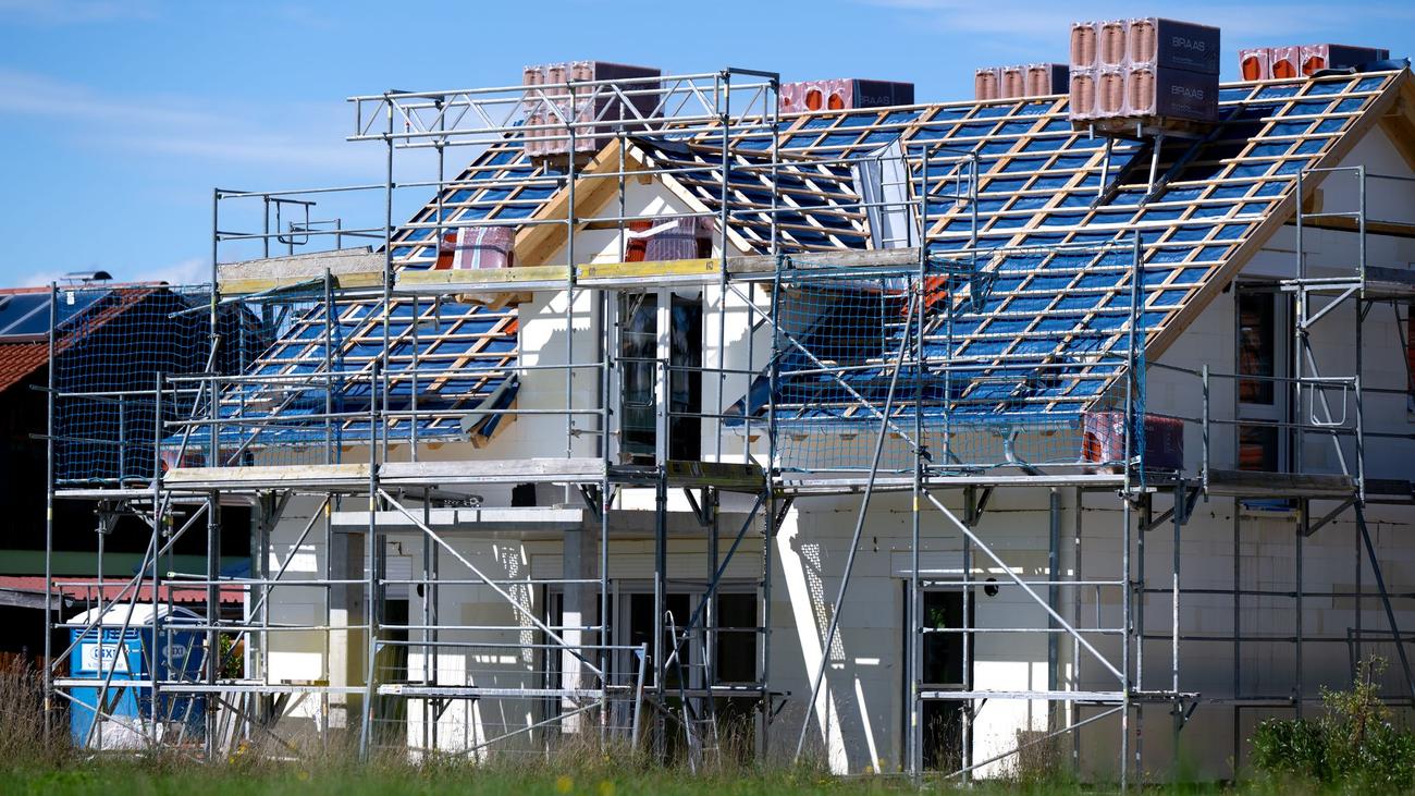 Wohnen: Baubranche: Iran-Krieg lässt Kosten für Hausbauer steigen