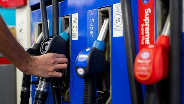 Spritpreise: Bundestag beschließt Tankrabatt