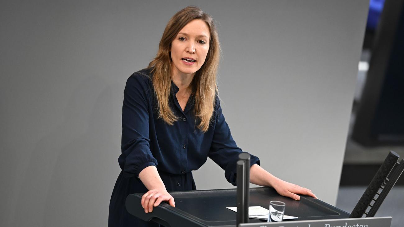 Affäre um Fördermittel: CDU-Generalsekretärin: Kritik an Wegner ist Wahlkampfgetöse