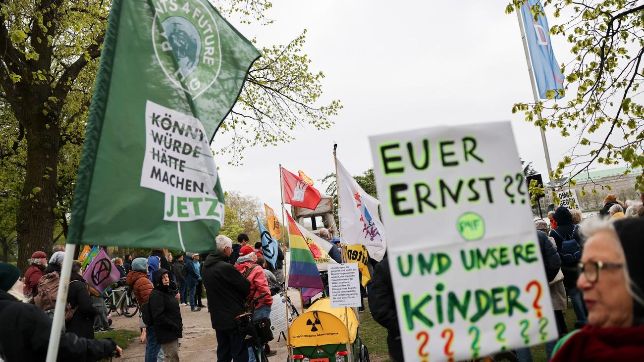 Klimaprotest: Kritik an Energiepolitik: Hunderte demonstrieren in Hamburg