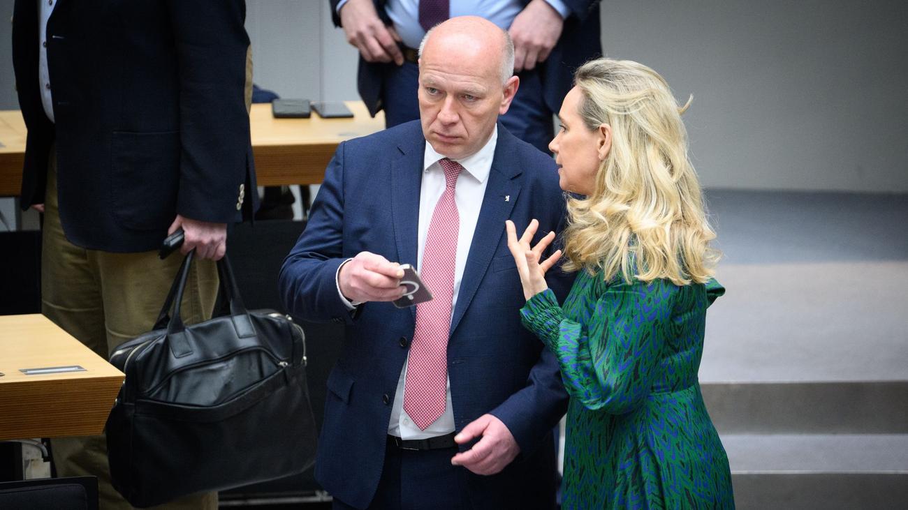 Debatte um Fördermittel: Wegner entlässt Berliner Kultursenatorin