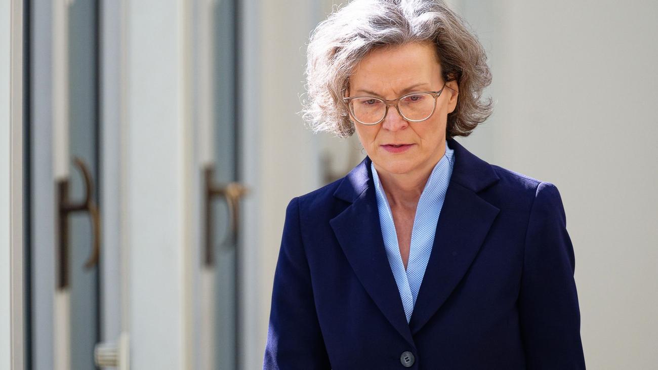 Affäre um Mobbingvorwürfe: Wüst lehnt Sonderermittler zu Scharrenbach erneut ab