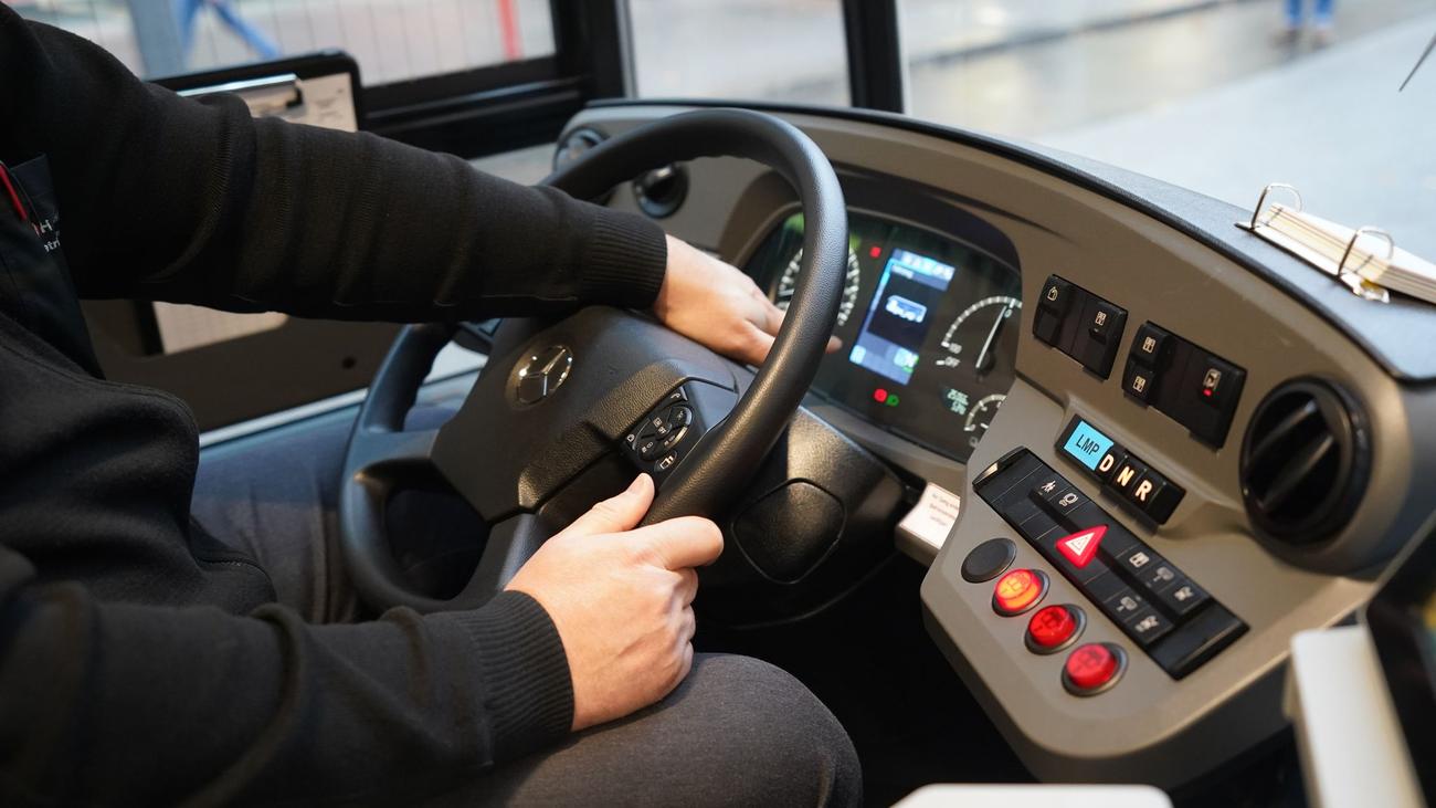 Einsatz: Betrunkener Busfahrer wird mit 2,4 Promille Führerschein los