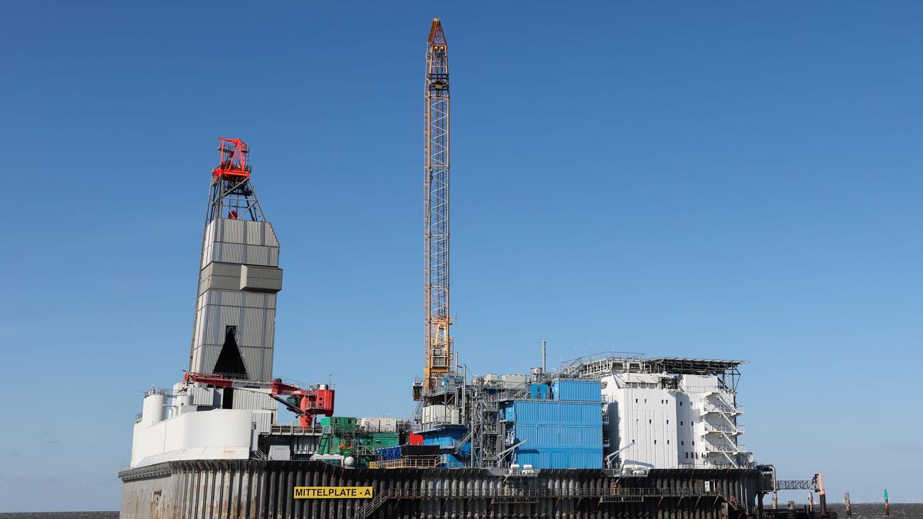 Erdölförderung in der Nordsee: Bohrinsel Mittelplate: Naturschänderin oder Vorzeigebetrieb?