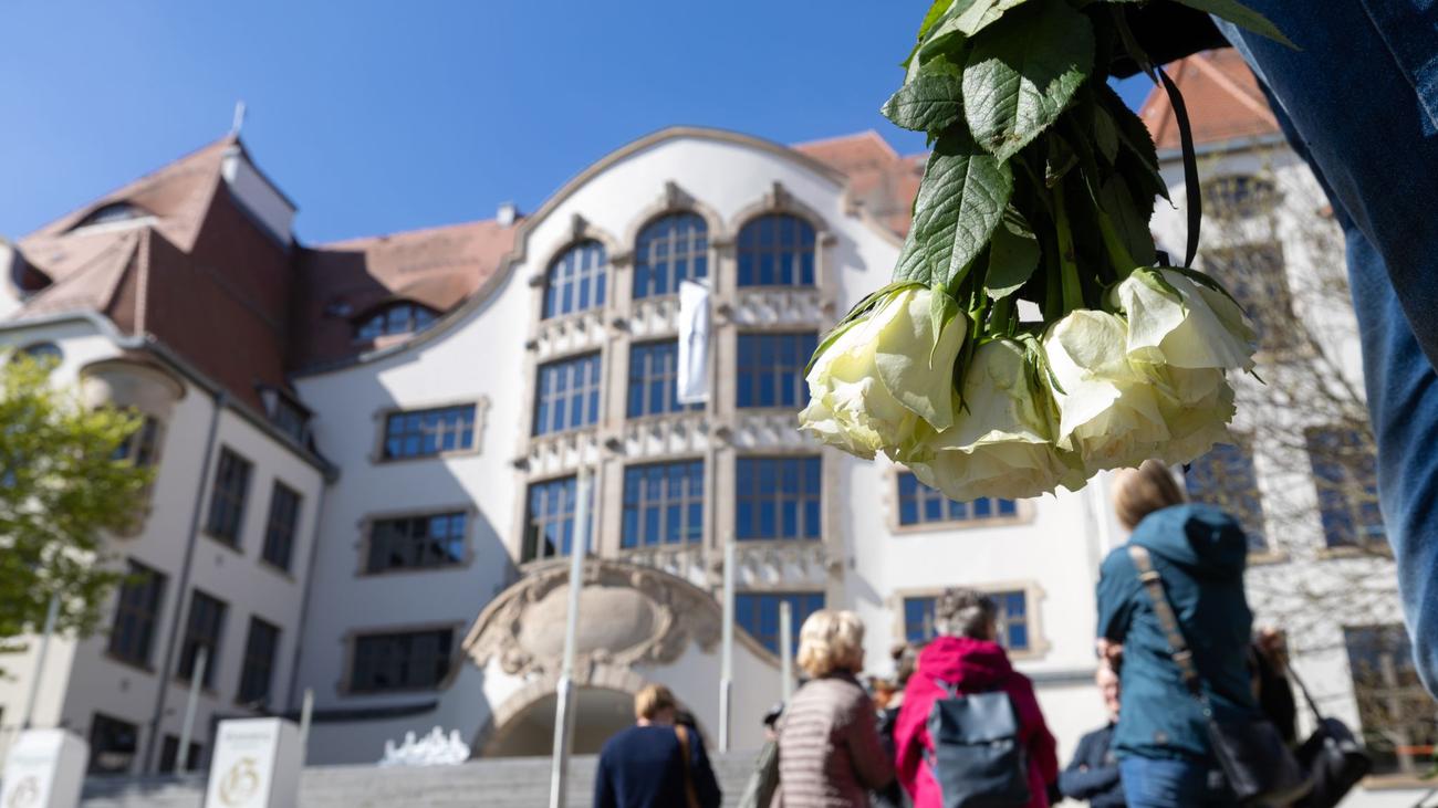 Schulmassaker vor 24 Jahren: Gedenken an die Opfer des Amoklaufs am Gutenberg-Gymnasium