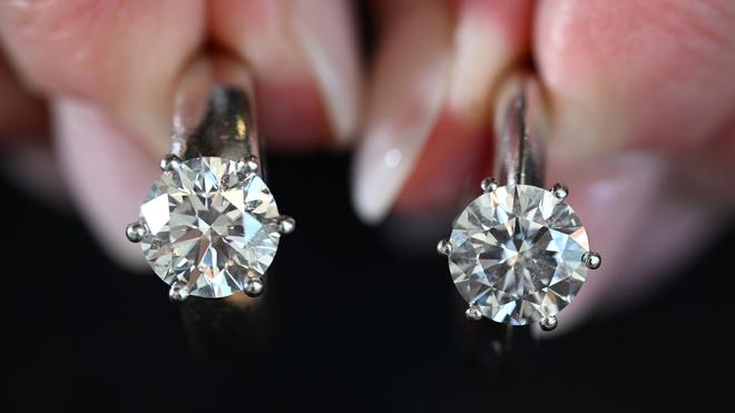 Schmuck: Warum immer fter synthetische Diamanten am Trauring funkeln | DIE  ZEIT