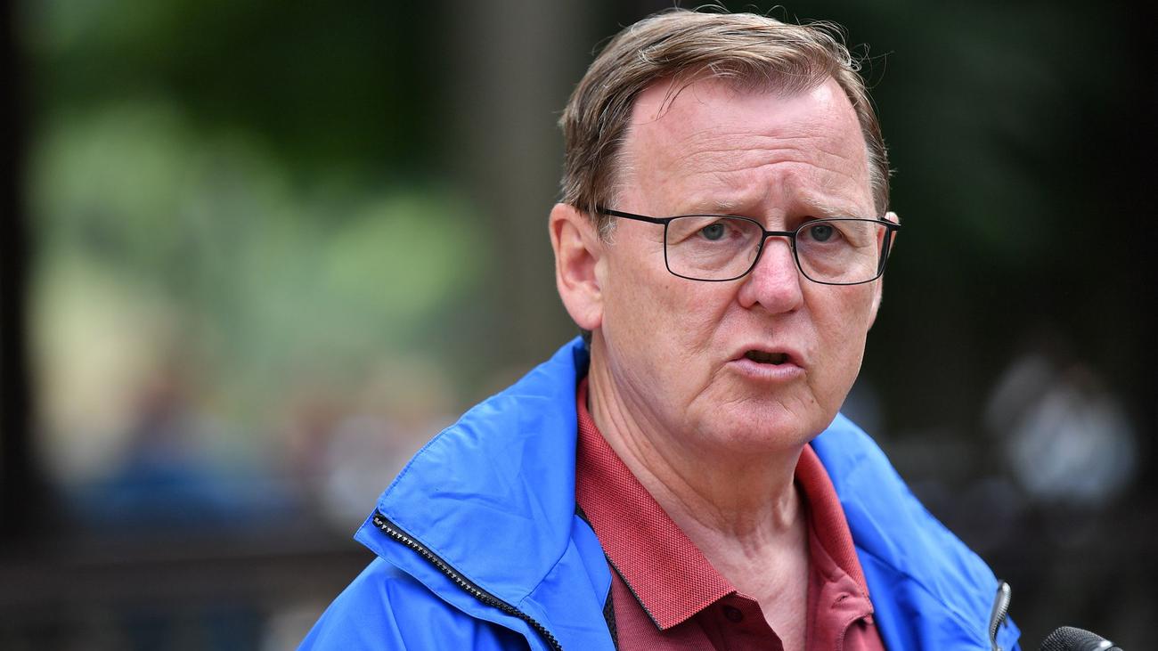 Holzhacken: Wie Ex-Ministerpräsident Ramelow in der Freizeit entspannt