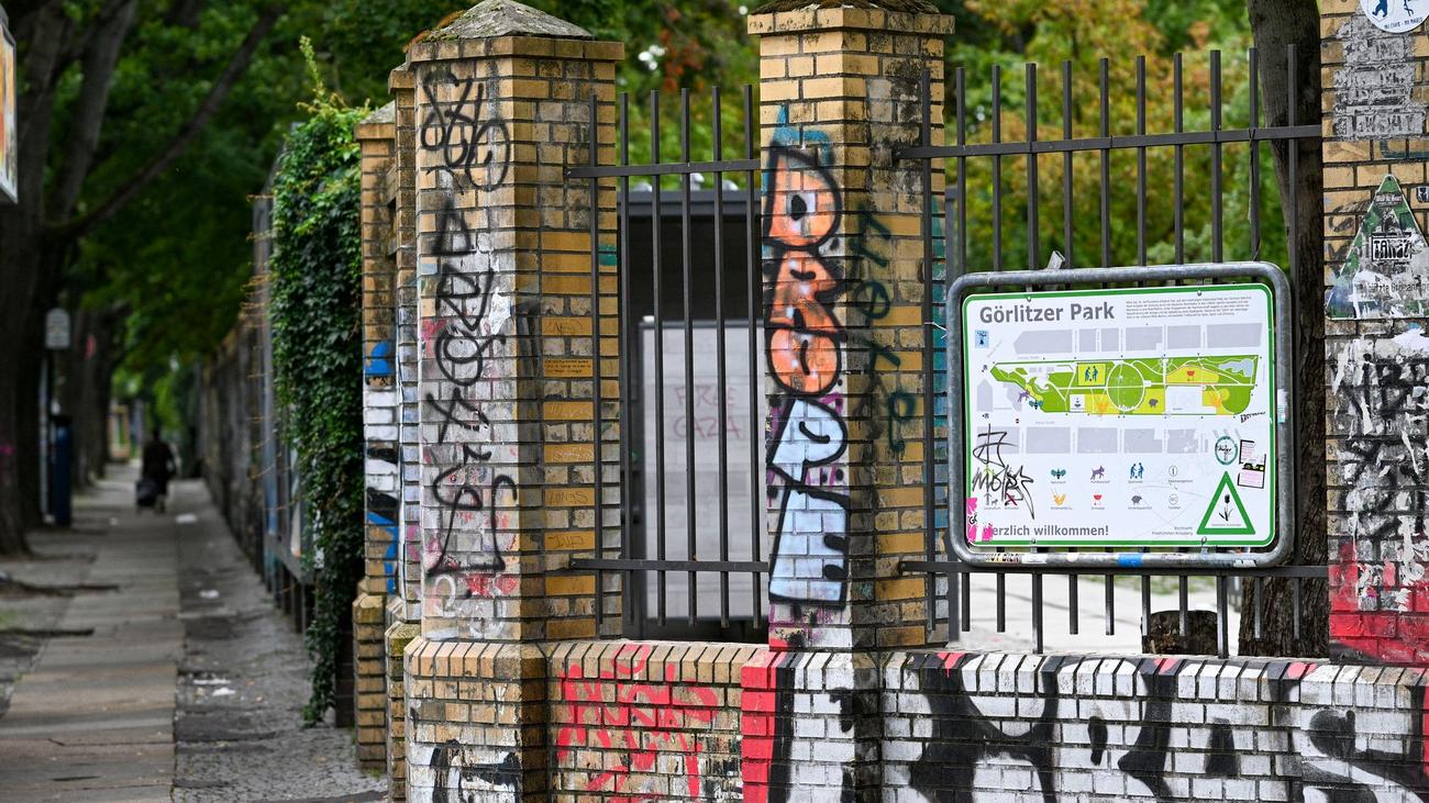 Vandalismus: Zaun am Görlitzer Park von Unbekannten beschädigt