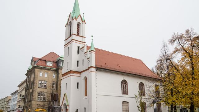 Bild: Erneute Straftat: Synagoge in Cottbus mit großem Hakenkreuz beschmiert