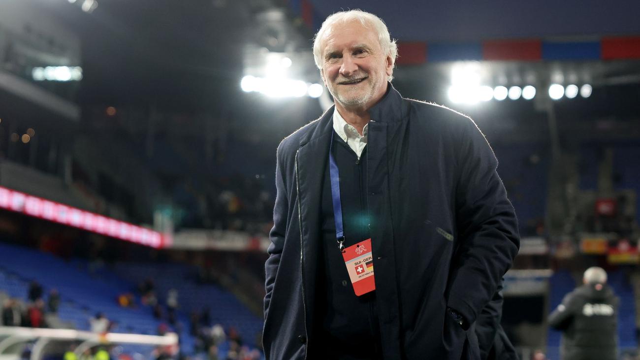 Fußball: Für wen Rudi Völler auf sein Stadionticket verzichten würde