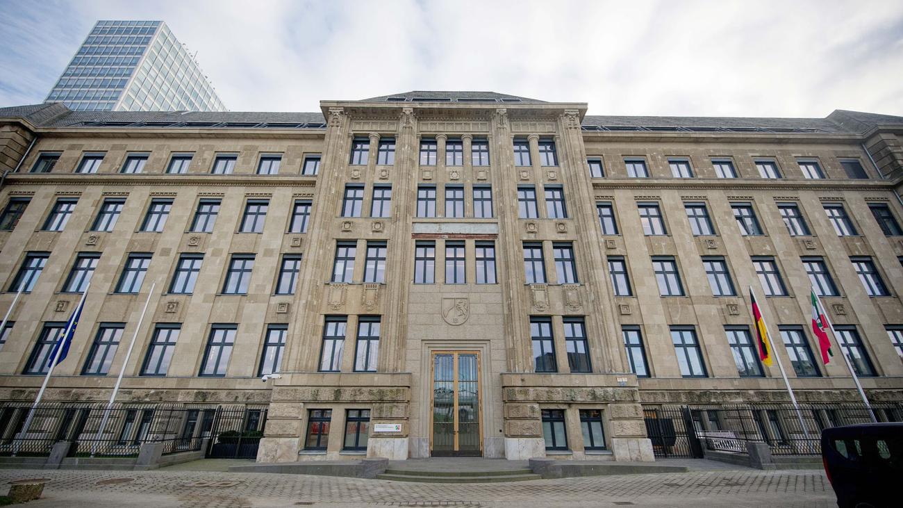 Betrugsvorwürfe: Sanierung der Staatskanzlei: Ermittlungen vor Abschluss