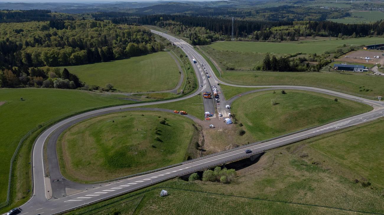 Großprojekt in der Eifel: Schnieder: Bringen A1-Lückenschluss konsequent voran