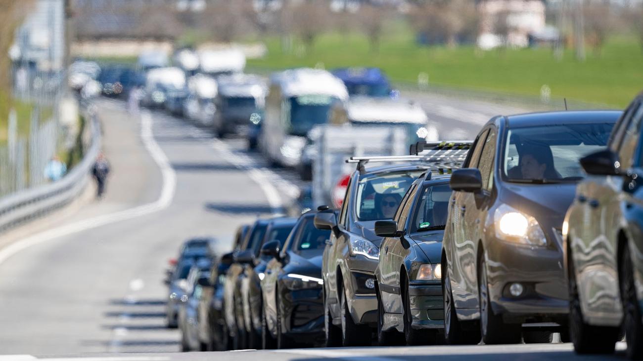 Reiseverkehr am Feiertag: Wann wird's voll am langen Mai-Wochenende - und wo?
