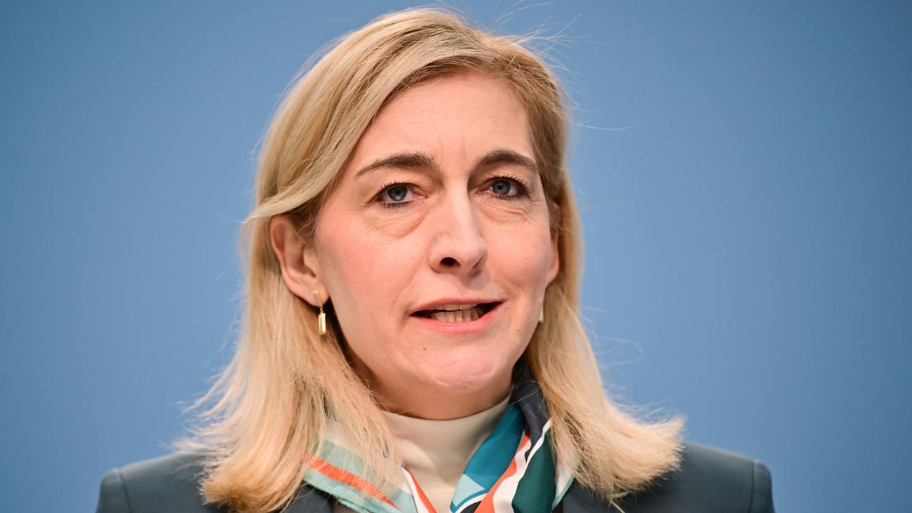 Versorgungskosten: Warken verteidigt geplantes Sparpaket