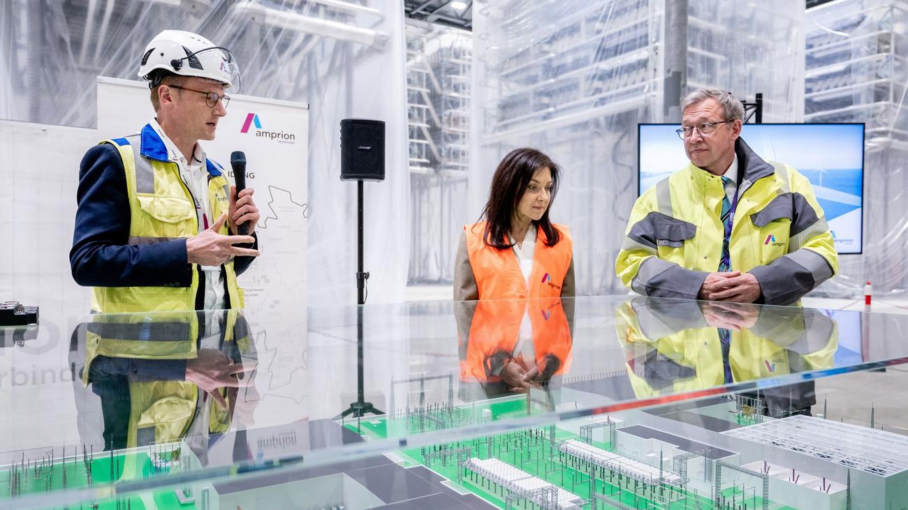 Energieprojekt in Ostfriesland: Bundeswirtschaftsministerin: Stromnetzausbau kommt voran