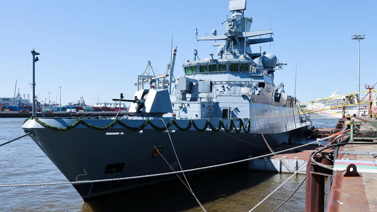 Deutsche Marine: Korvette »Lübeck« feierlich im Hamburger Hafen getauft