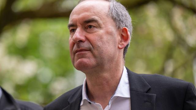 Parteien: Aiwanger offen für engere Kooperation mit CSU