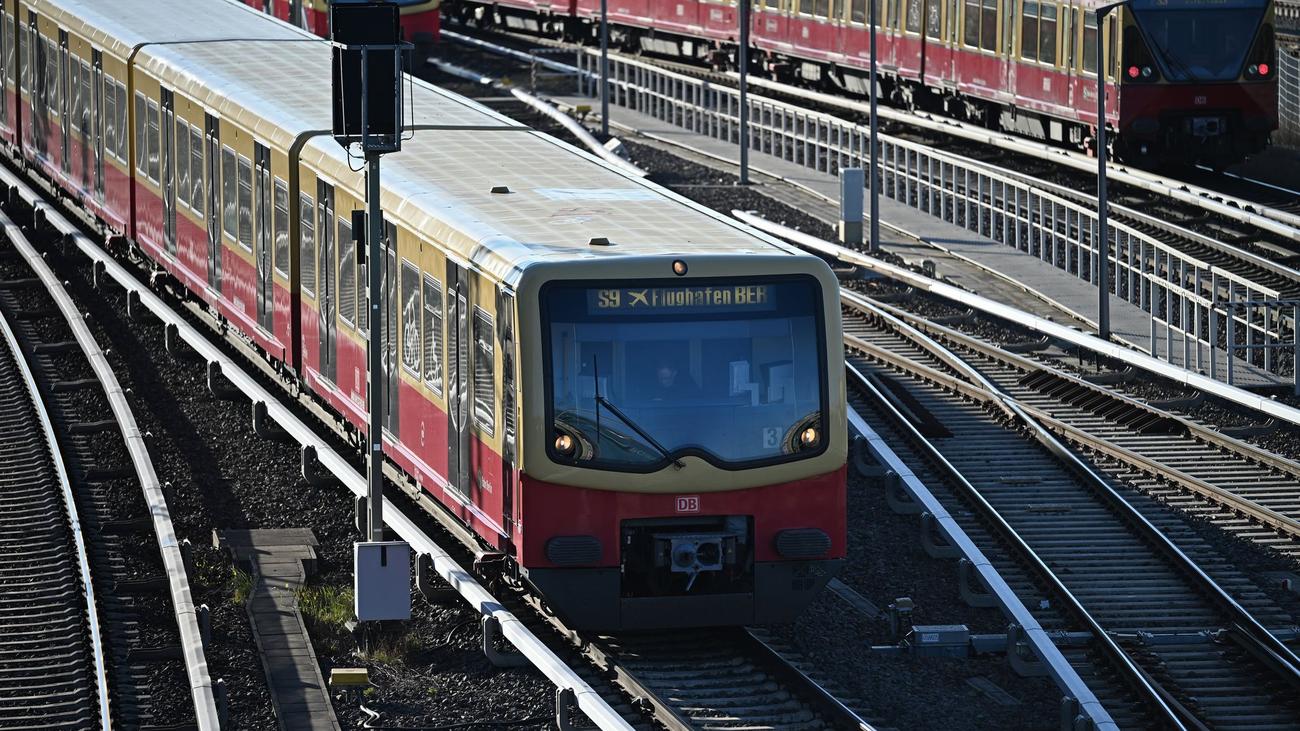 Kabel- und Weichenarbeiten: Bauarbeiten: Zahlreiche Unterbrechungen bei Berliner S-Bahn