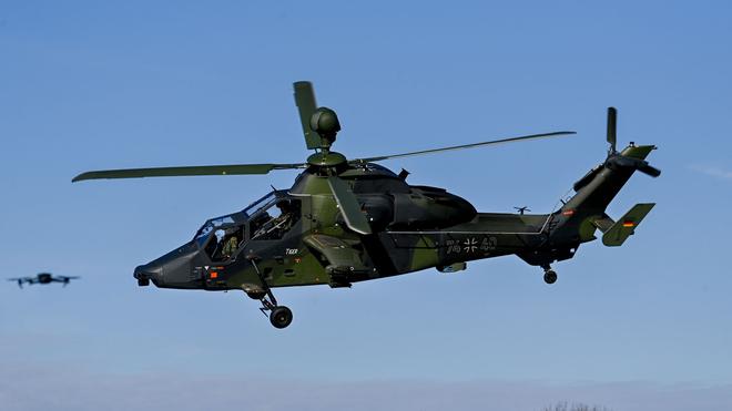 Übung: Bei den Übungen werden Kampfhubschrauber nachts im Tiefflug unterwegs sein. (Archivbild)