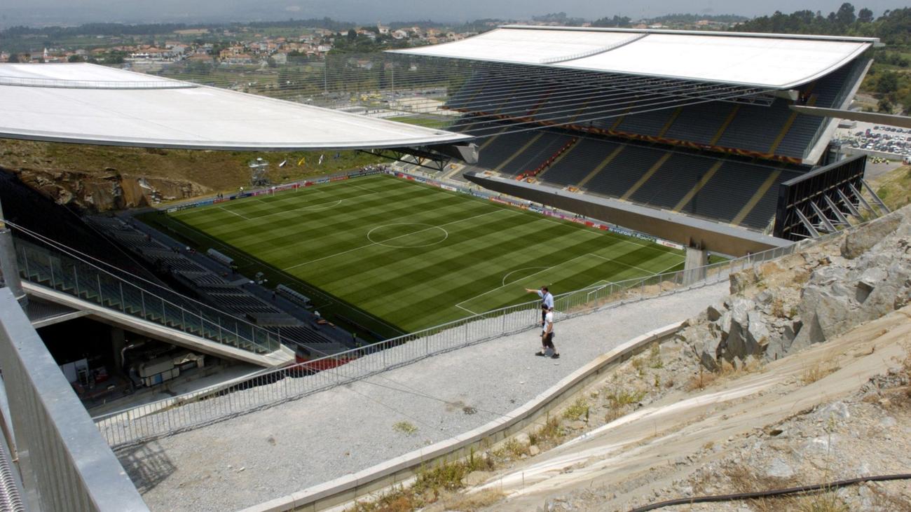 Europa League: Felsenstadion lässt es bei Freiburgs Schuster »kribbeln«
