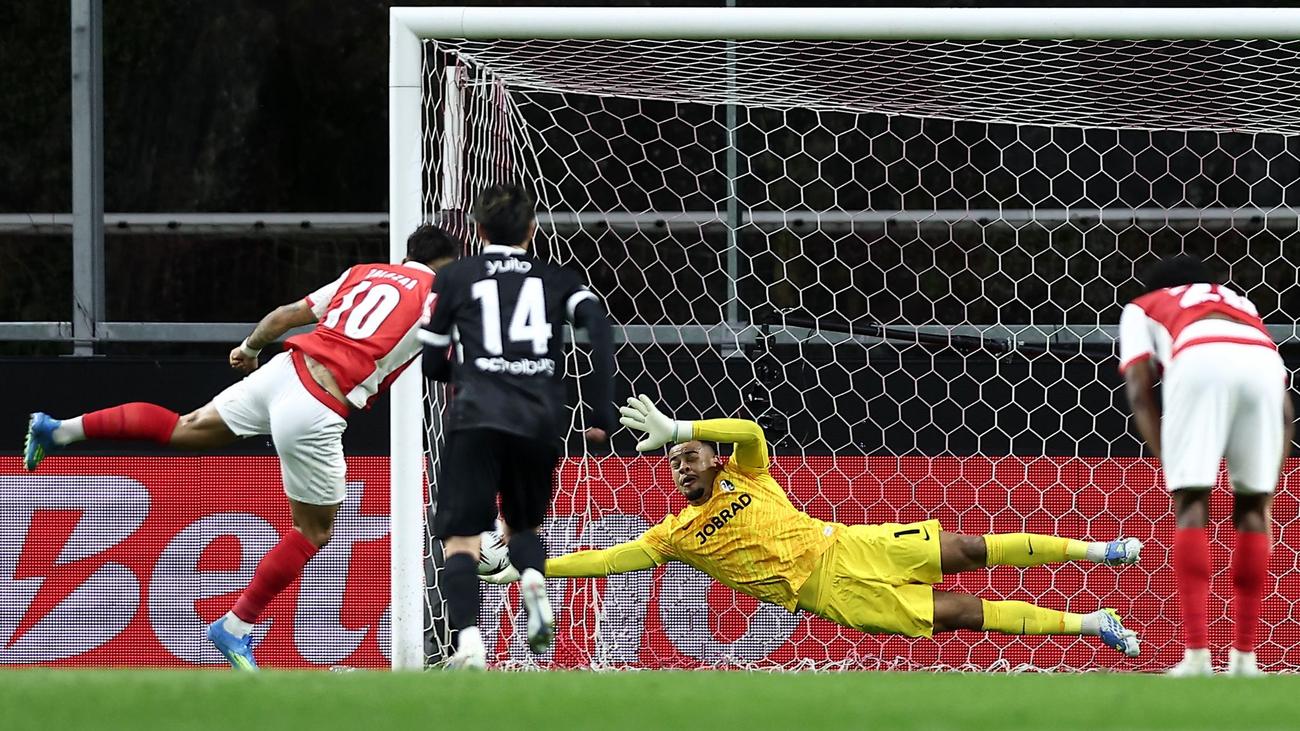 Europa League: Last-Minute-Gegentor: Freiburger Finaltraum droht zu platzen