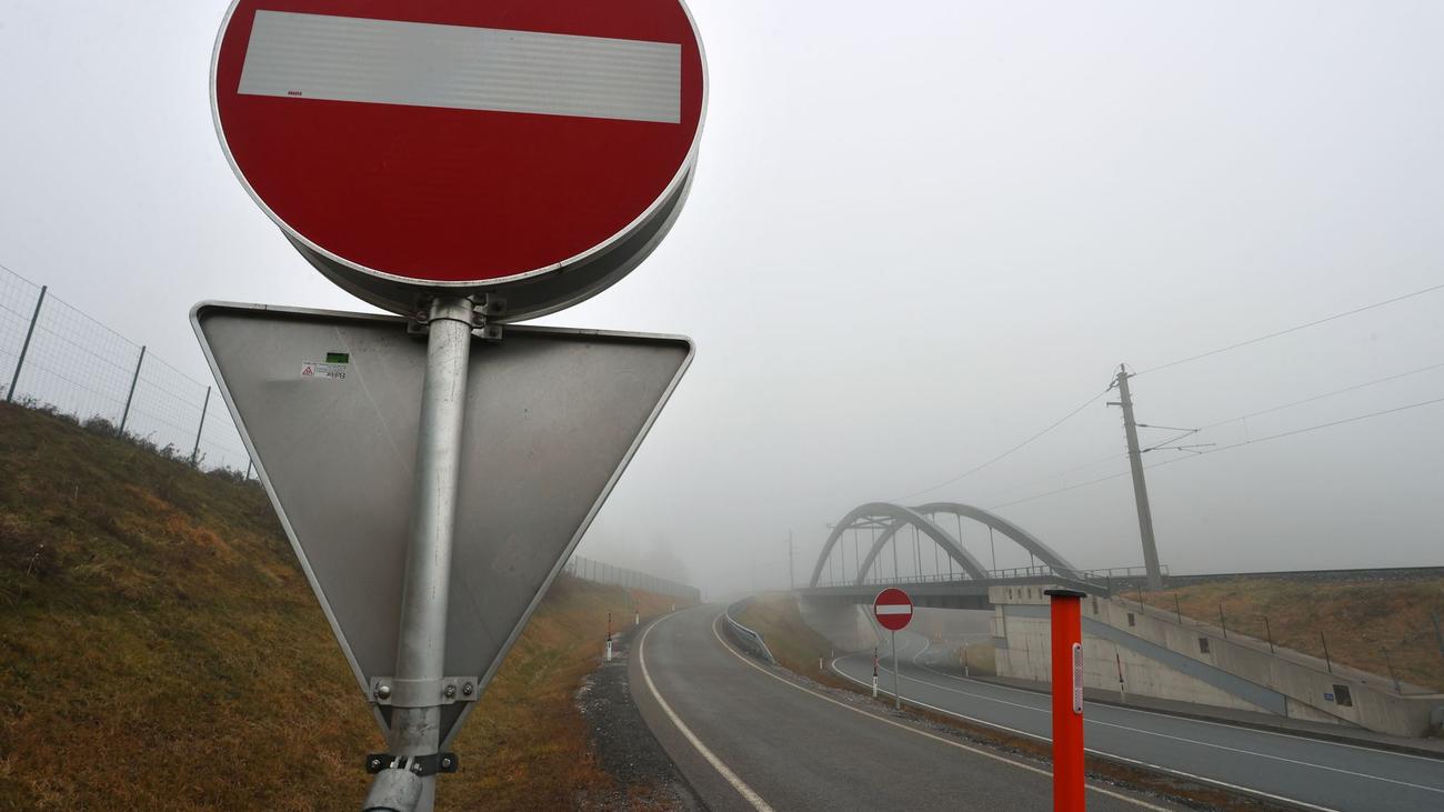 Beginn der Sommerferien: Weitere Alpenpass-Sperre wegen Demonstration