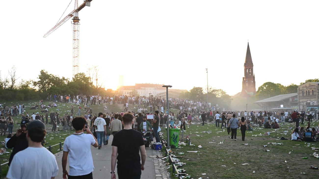 1. Mai: Viel los in Kreuzberg - kein Zugang mehr in Görlitzer Park