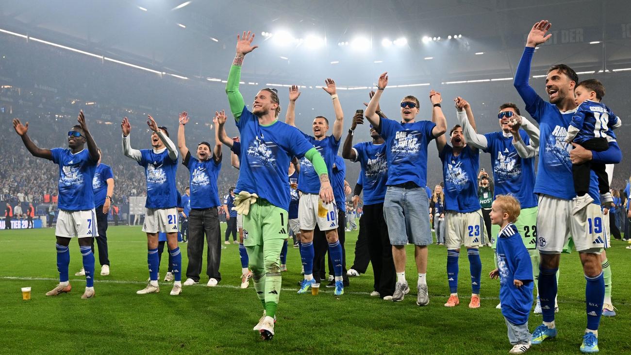 Sieg gegen Düsseldorf: Aufstieg perfekt: Schalke 04 kehrt in die Bundesliga zurück