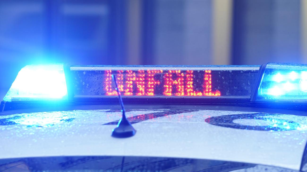 Unfall: Motorradfahrer und Beifahrer nach Kollision schwer verletzt