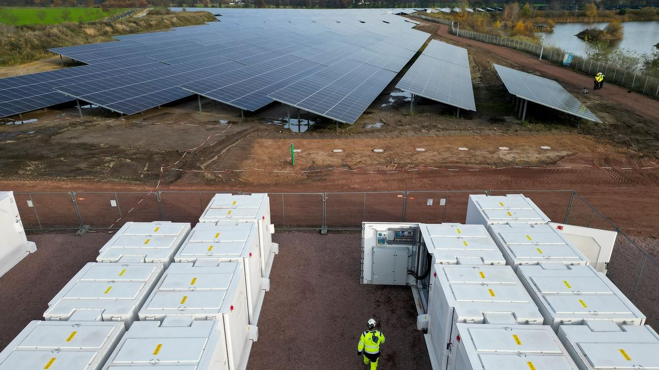 Stromversorgung: Immer mehr Batteriespeicher gebaut