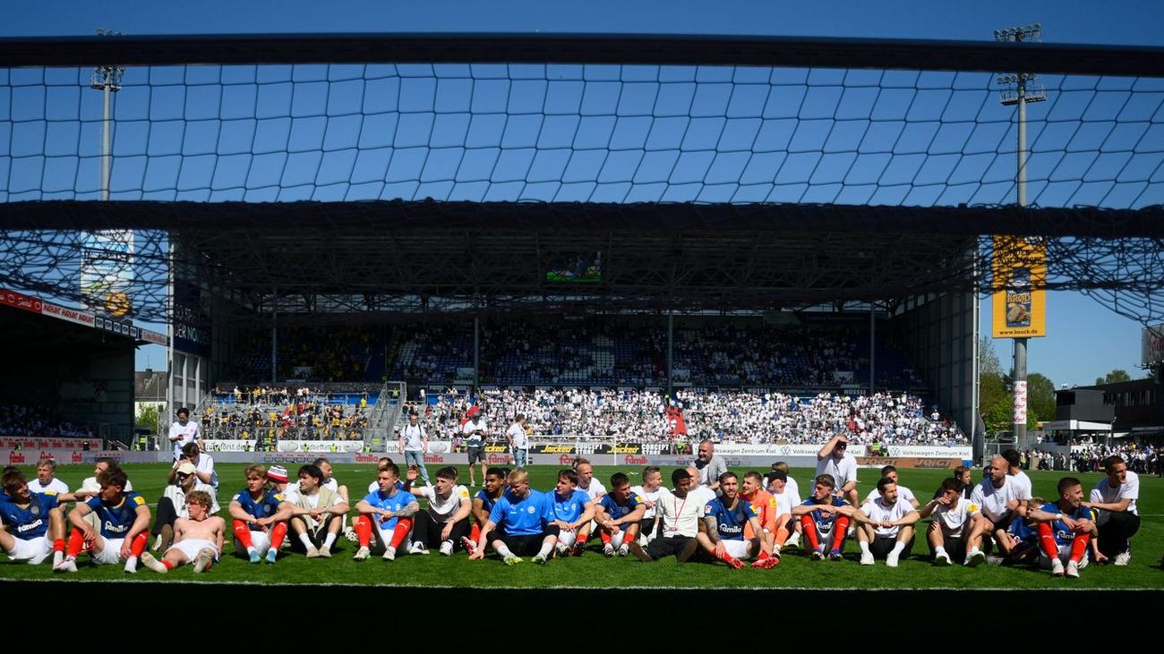 2. Fußball-Bundesliga: Nach Holsteins Kiels Rettung: Was wird aus Trainer Walter?