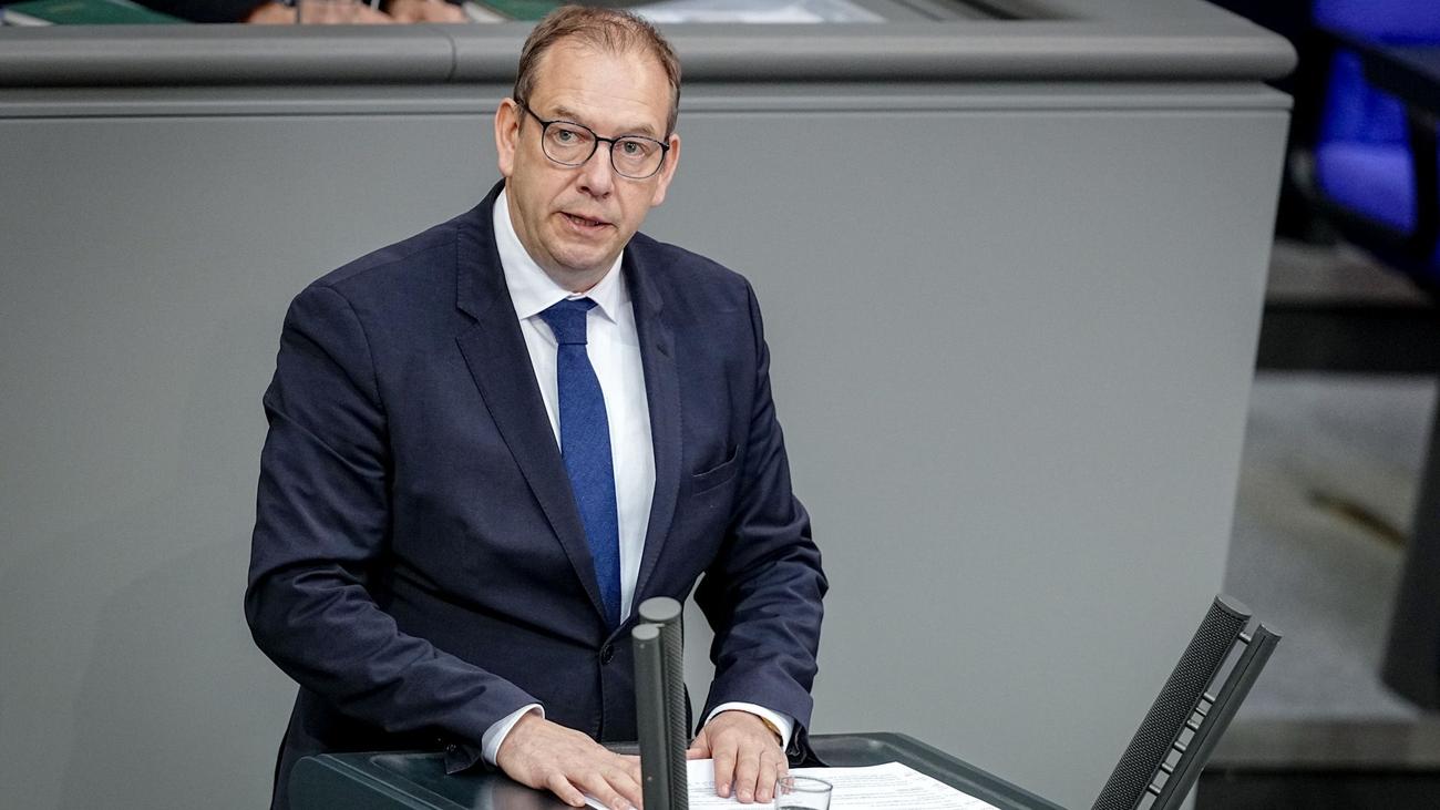 Sorge und Diskussionen: Wehrbeauftragter mahnt wegen US-Truppenabzugs Ausgleich an