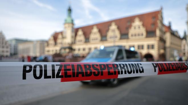 Notfälle: Zwei Menschen sind nach Angaben eines Sprechers der Stadt Leipzig gestorben.