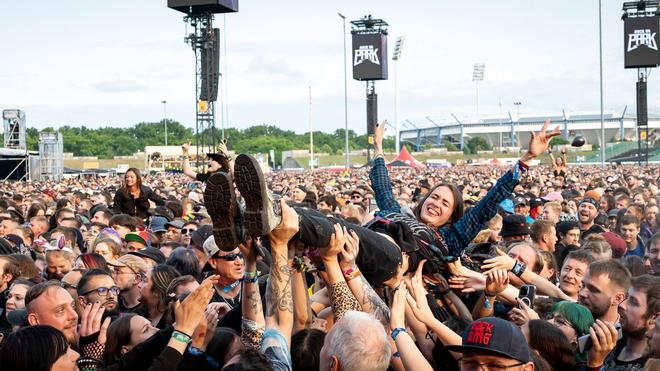 Musikfestival: Wie bei der Jubiläumsausgabe 2025 ist Rock im Park in diesem Jahr wieder ausverkauft. (Archivbild)