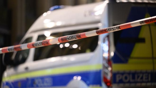 Ermittlungen: Die Polizei geht nach der mutmaßlichen Amokfahrt in Leipzig bislang nicht von einem politischen oder religiösen Motiv des Täters aus.
