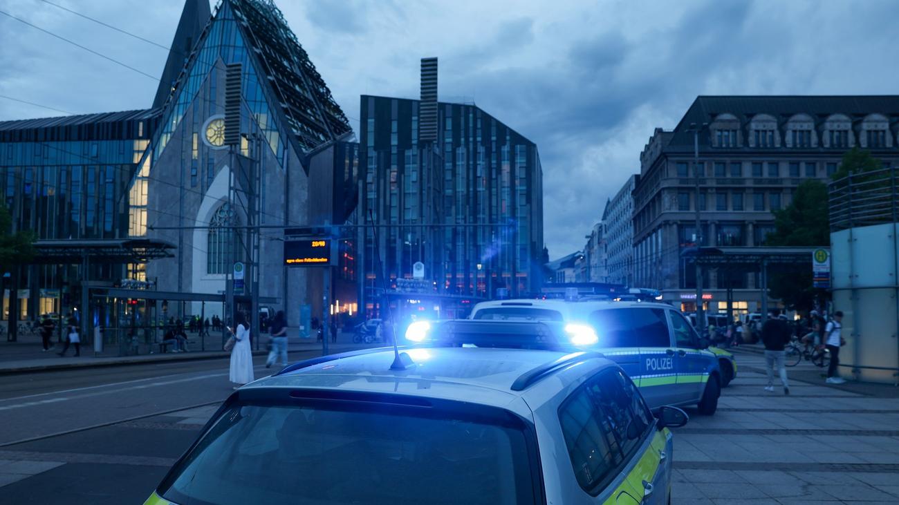 Verbrechen in Leipzig: Gedenken an der Uni nach Amokfahrt in Leipzig