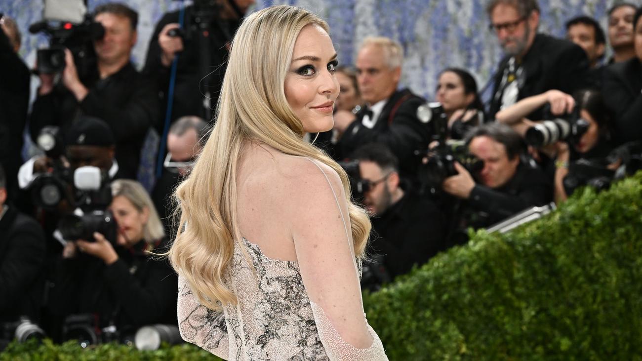 Nach Olympia-Drama: Glamour mit Gehstock: Vonn strahlt bei Red-Carpet-Comeback