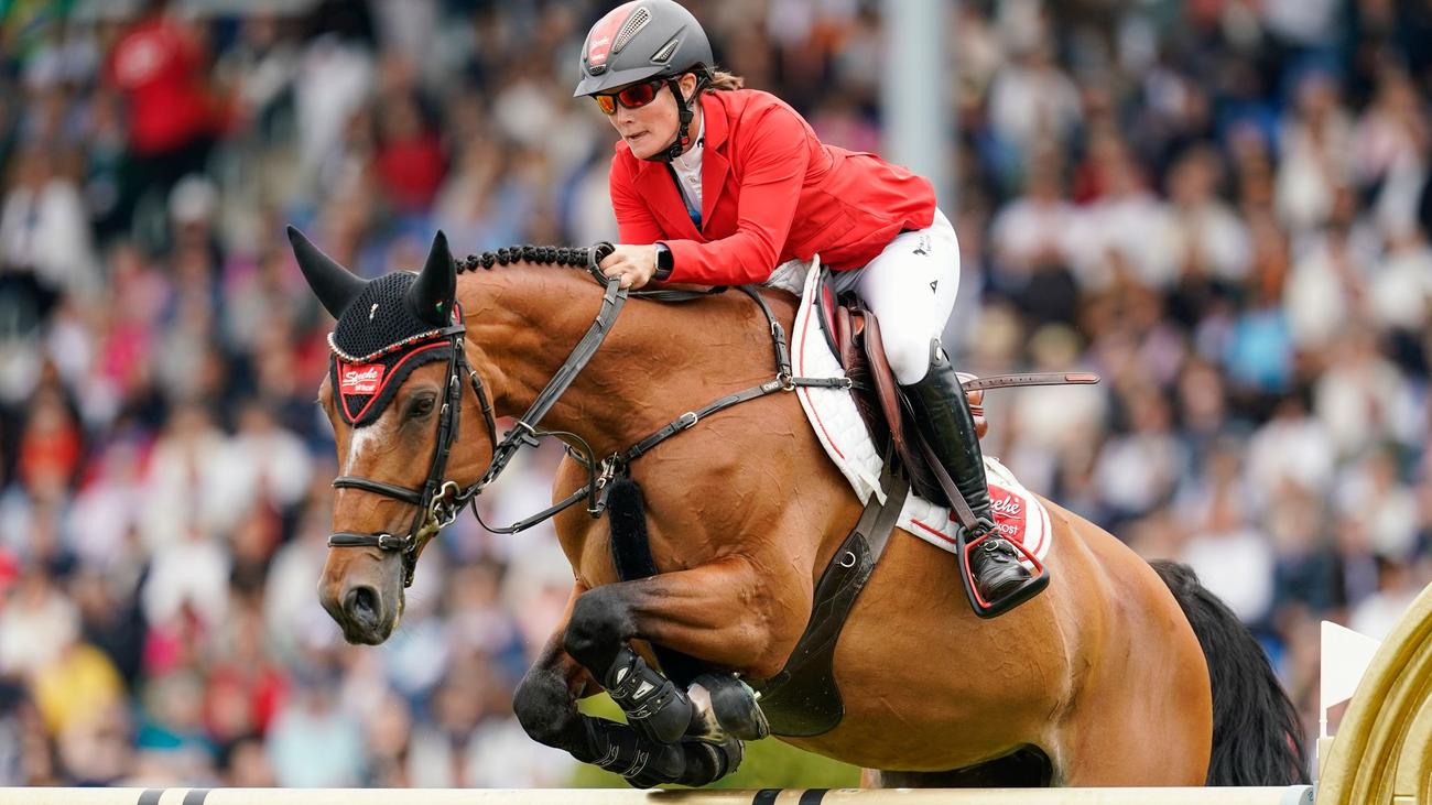 Pferdesport: Springreiterin Jörne Sprehe gewinnt in Mannheim