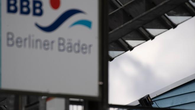 Sicherheit in Bädern: Gericht: Videokameras und Ausweiskontrollen an Berliner Bädern verstoßen nicht gegen den Datenschutz. (Archivbild)