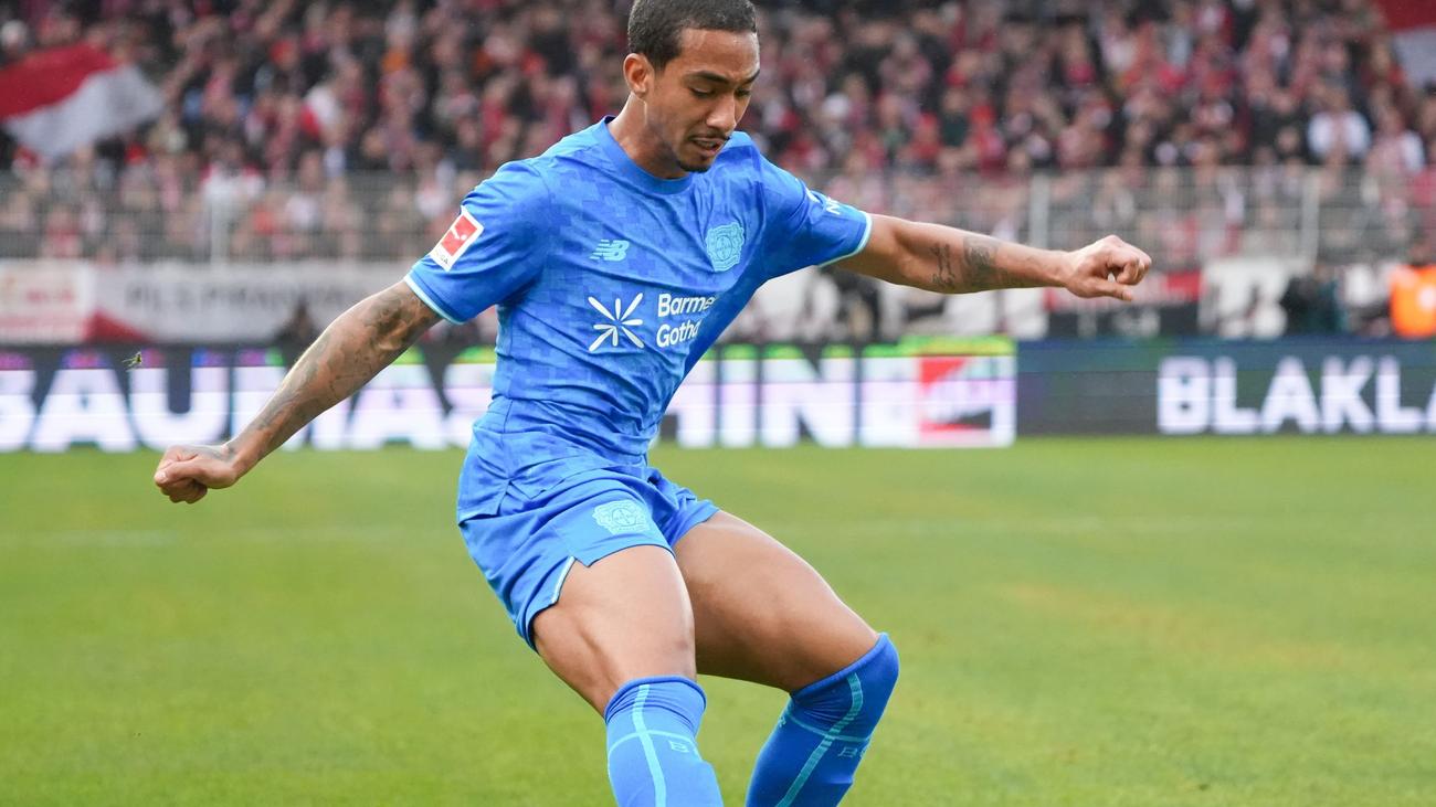 Fußball-Bundesliga: Leverkusen verlängert langfristig mit Abwehrspieler Arthur