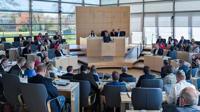 Bild: Nahverkehr im Norden: Busverbindungen wackeln – Land und Kreise im Finanzstreit