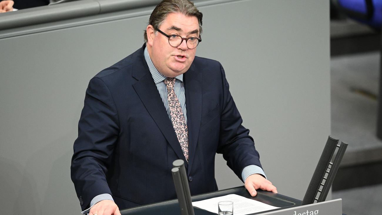 Personalie: Bundestag stimmt für Heveling als Rechnungshof-Chef