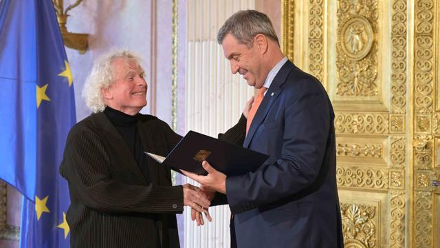 Auszeichnungen: Dirigent Sir Simon Rattle erhält Maximiliansorden